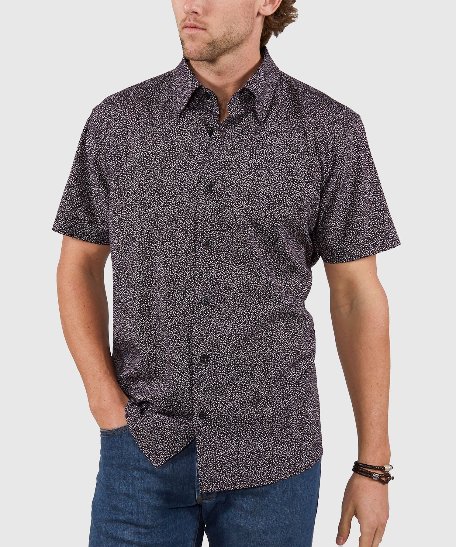 Short Sleeve No-Tuck Performance Micro Paisley Sport Shirt – Black/White