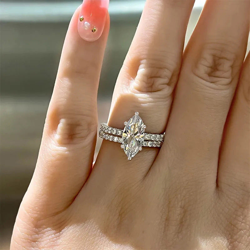 Elegant Sparkling Cubic Zirconia Ring
